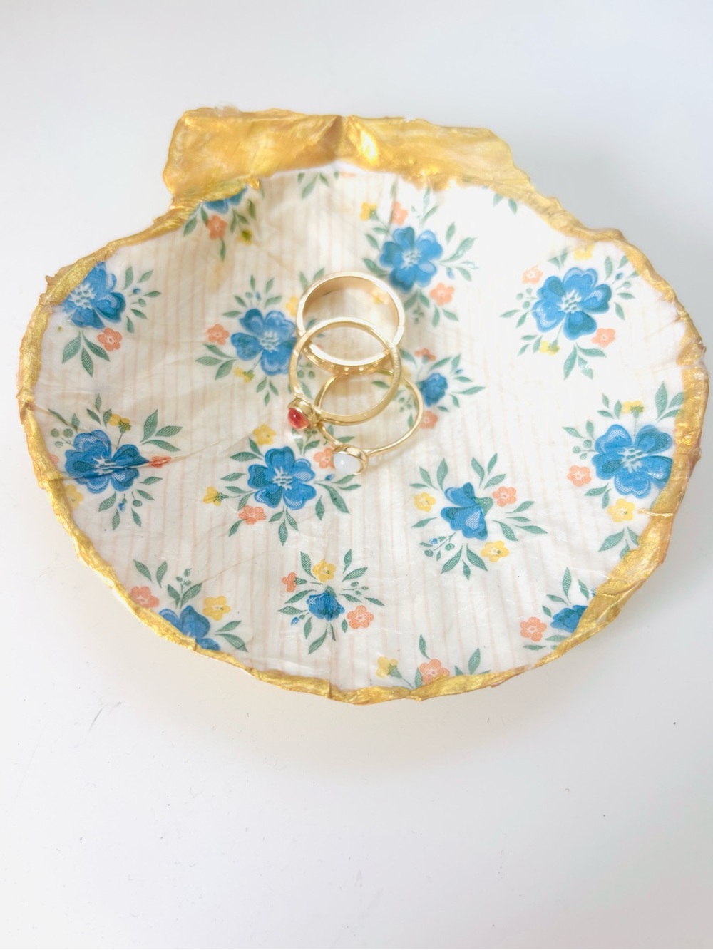 Handcrafted scallop shell trinket dish with blue floral stripe decoupage design - Picture 2 of 4